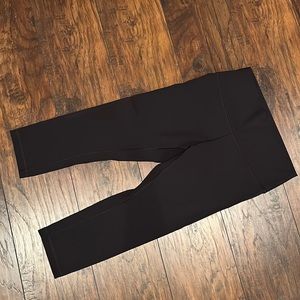 EUC Lululemon leggings- crop